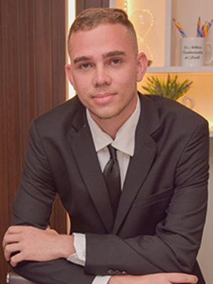 Dr. Léo Henrique Zahn Cunha 